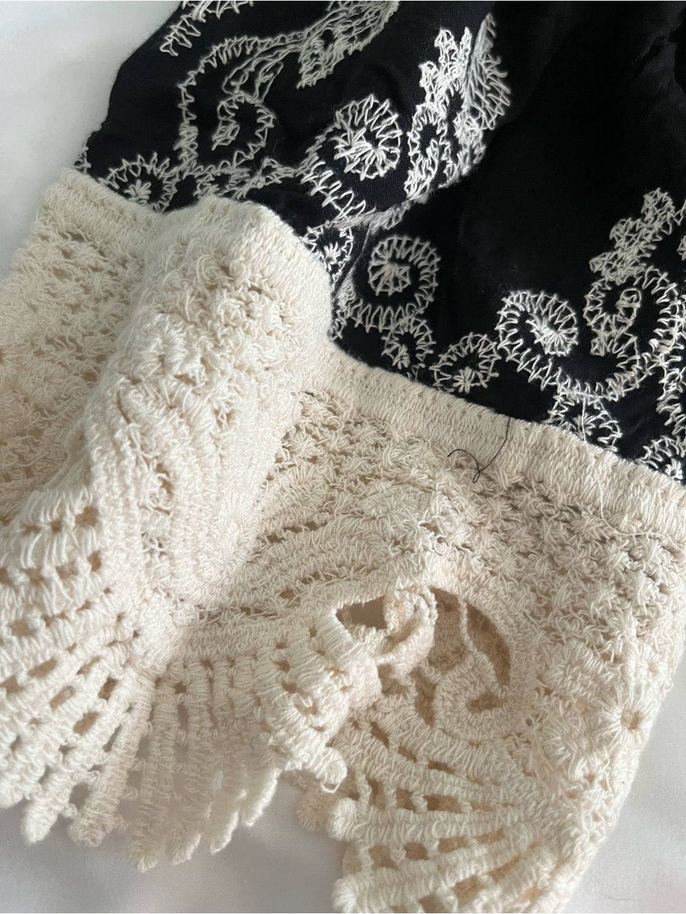 Solitaire Black and Cream Embroidered Lace Kimono - Picture 4 of 12